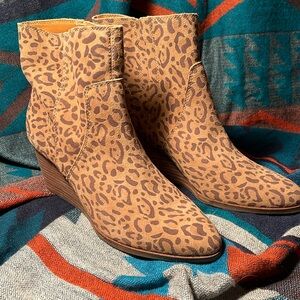 Lucky Brand Leather Boots New size 9
